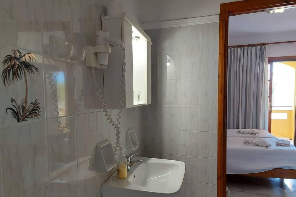 Menelaos Apartments Daratsos Екстер'єр фото