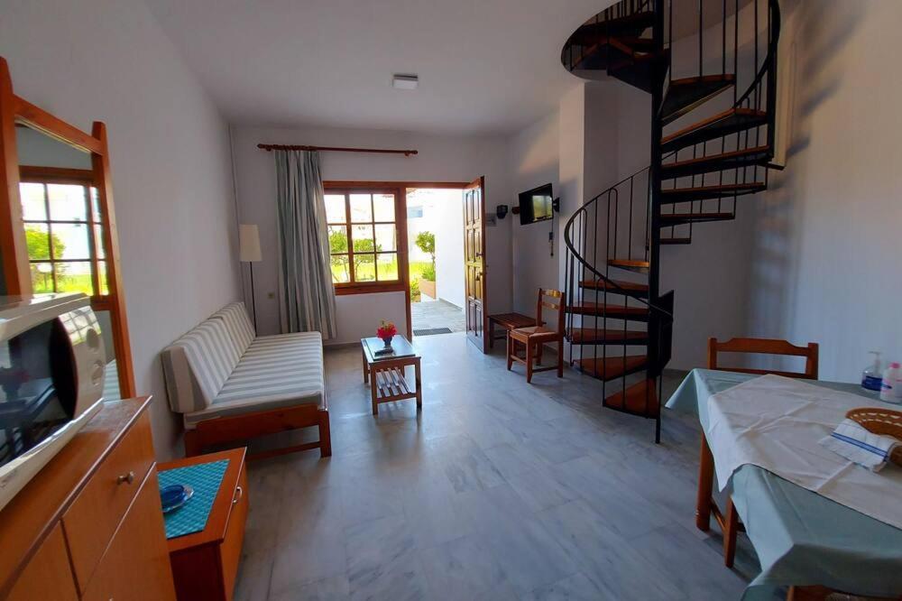Menelaos Apartments Daratsos Екстер'єр фото