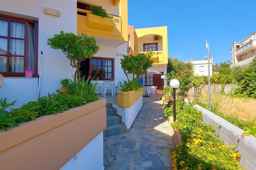 Menelaos Apartments Daratsos Екстер'єр фото