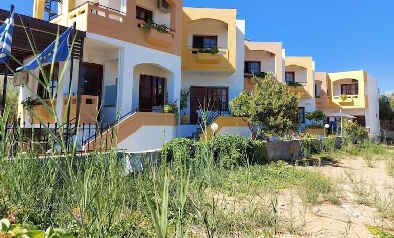 Menelaos Apartments Daratsos Екстер'єр фото