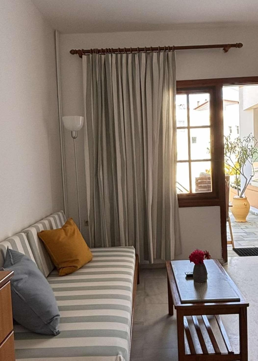 Menelaos Apartments Daratsos Екстер'єр фото